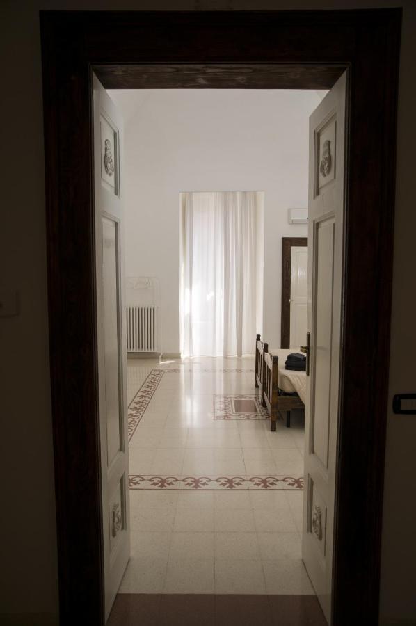 Palazzo Italia Apartments Бари Экстерьер фото