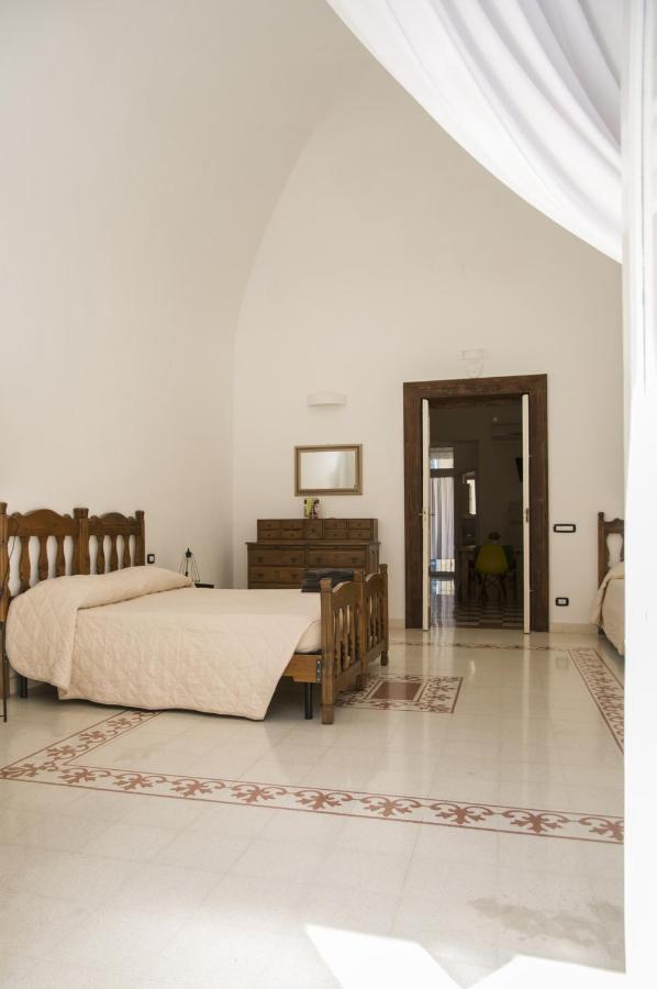 Palazzo Italia Apartments Бари Экстерьер фото