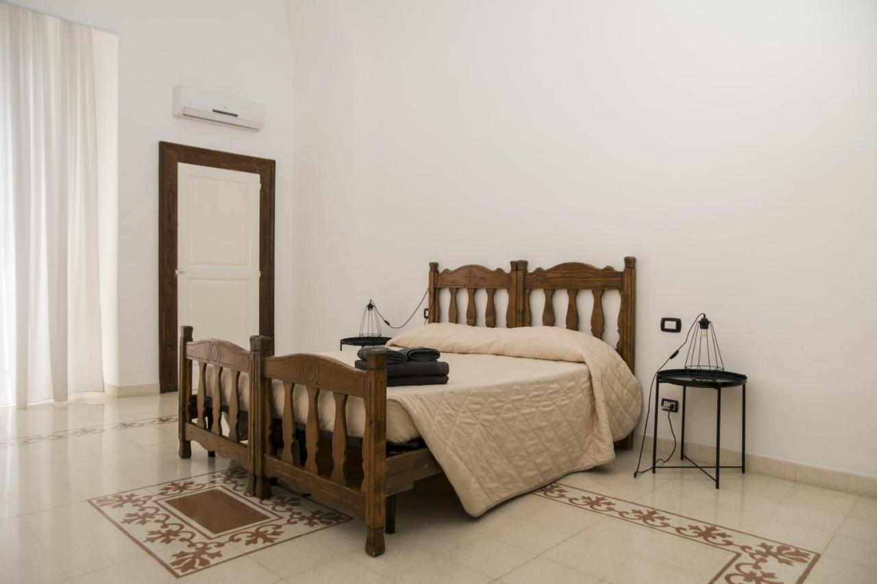Palazzo Italia Apartments Бари Экстерьер фото