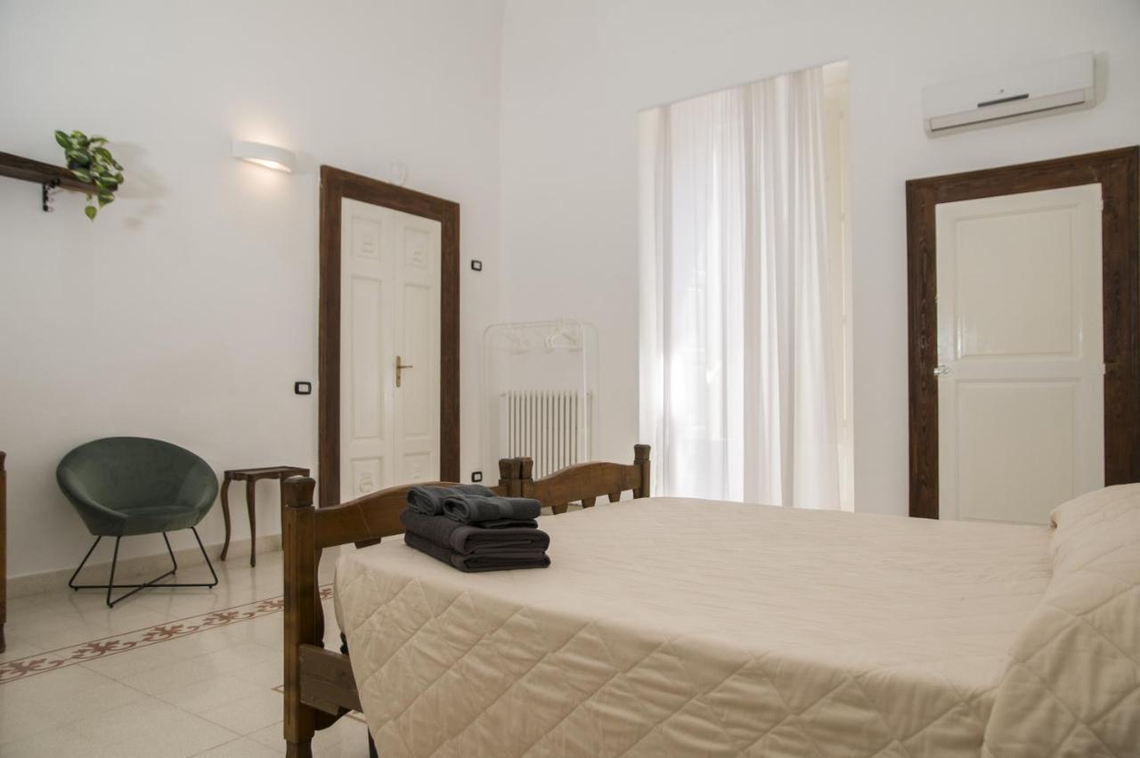 Palazzo Italia Apartments Бари Экстерьер фото