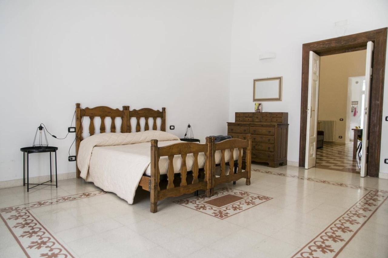 Palazzo Italia Apartments Бари Экстерьер фото