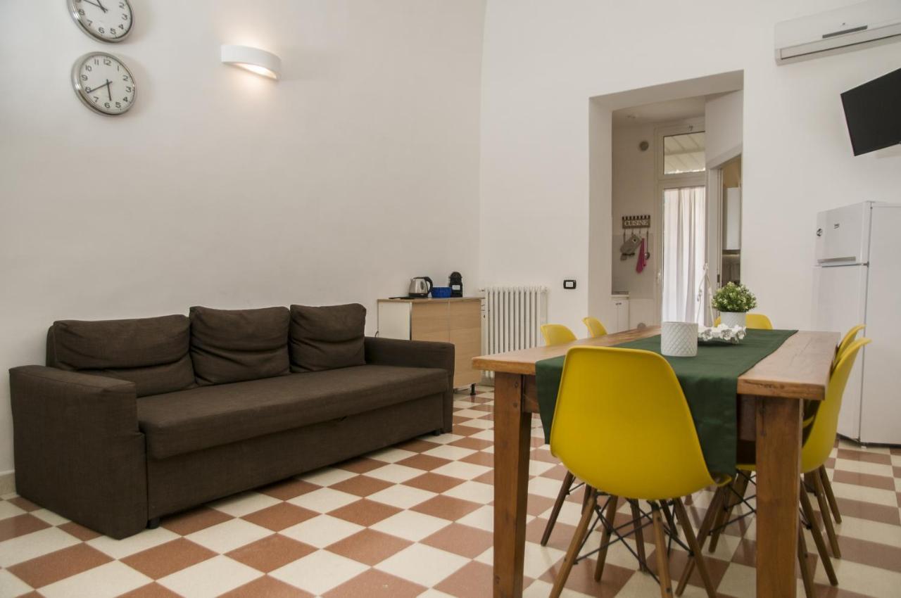 Palazzo Italia Apartments Бари Экстерьер фото