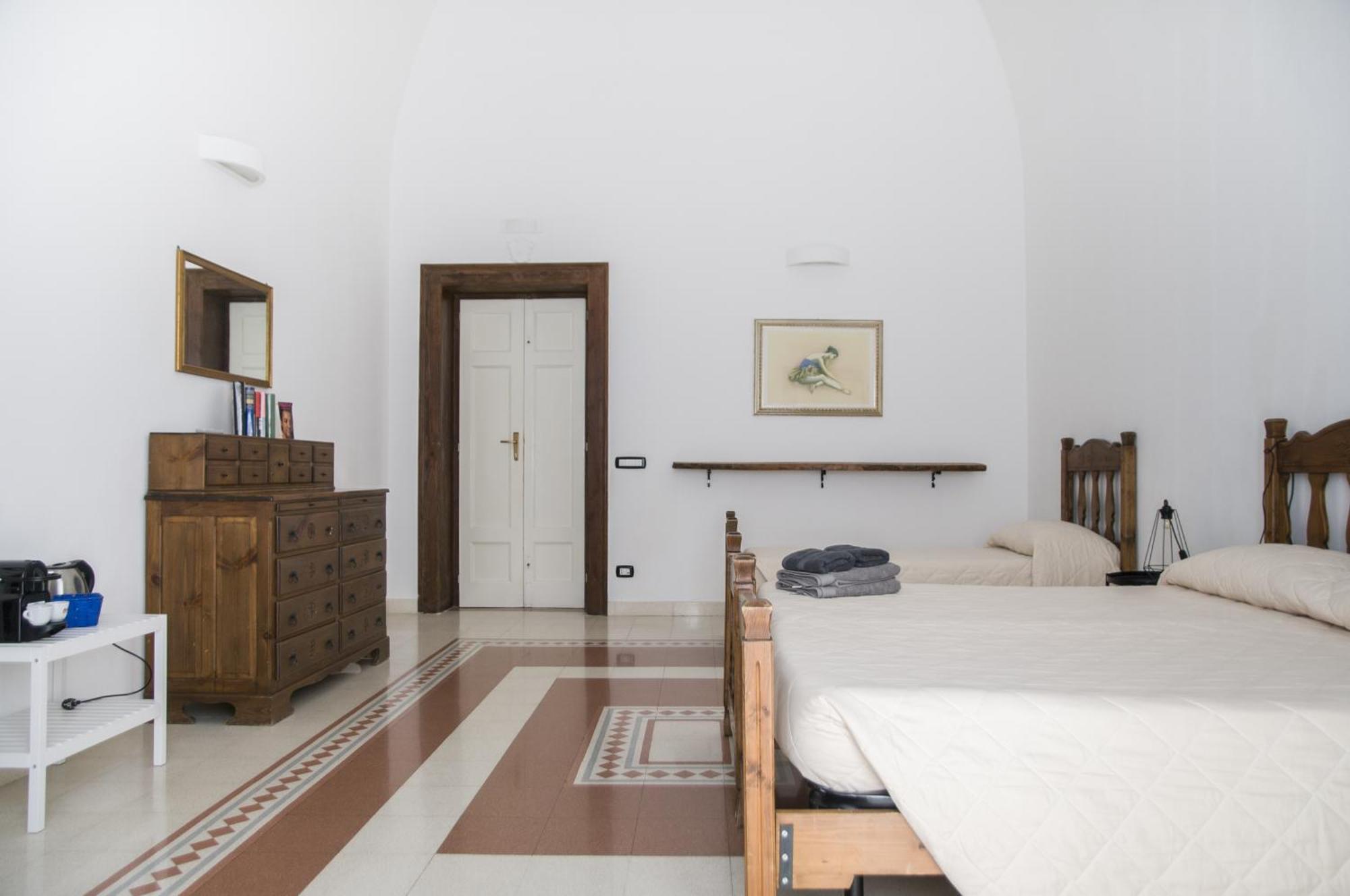 Palazzo Italia Apartments Бари Экстерьер фото