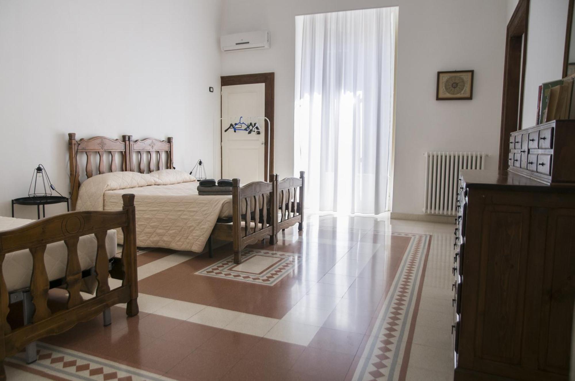 Palazzo Italia Apartments Бари Экстерьер фото